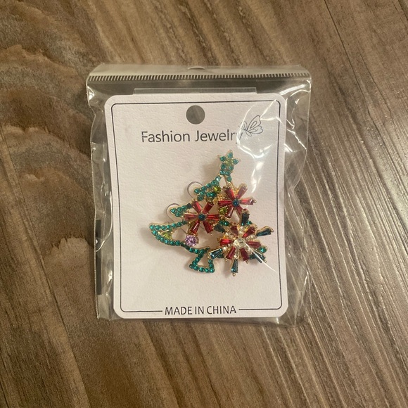Colorful Christmas Tree Pin - Picture 1 of 1